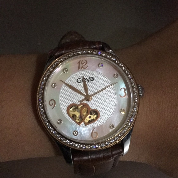 Meet your Posher, Jennifer - Picture 1 of 1